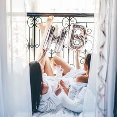 TangTuan ampersand symbol balloon adds a stylish focal point to phrases.
