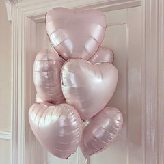TAOYE heart balloons decorating a wedding with boho style