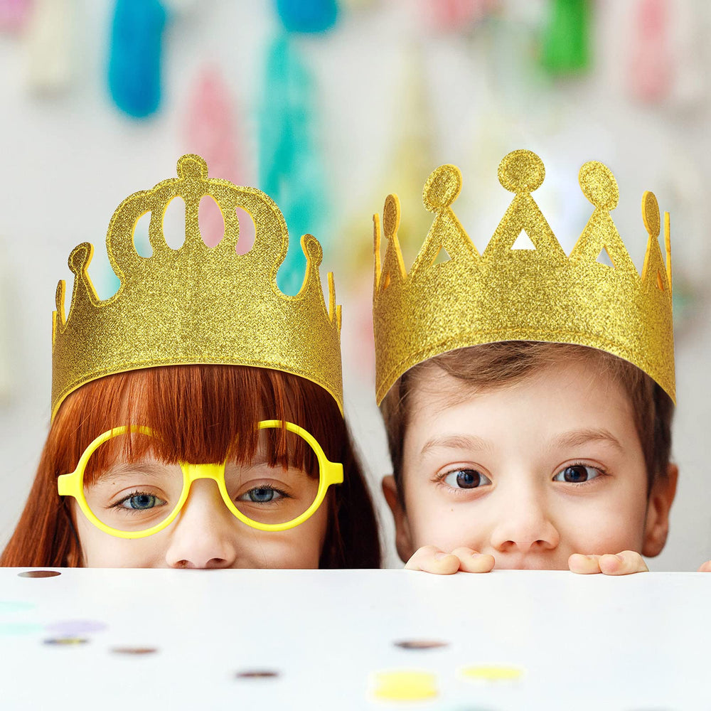 Tatuo kids’ gold crown set used as party headwear and décor