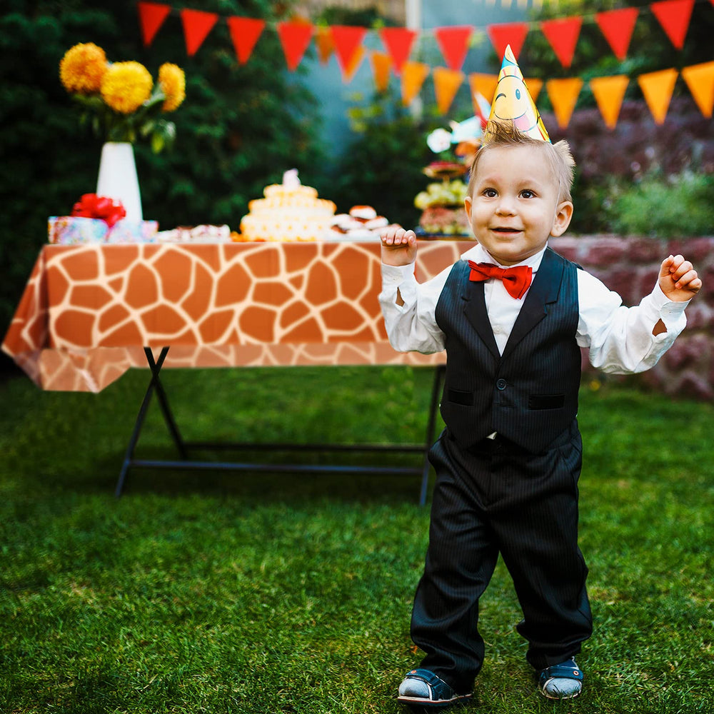 Tatuo safari tablecloth indoor outdoor use: waterproof and disposable for convenience.
