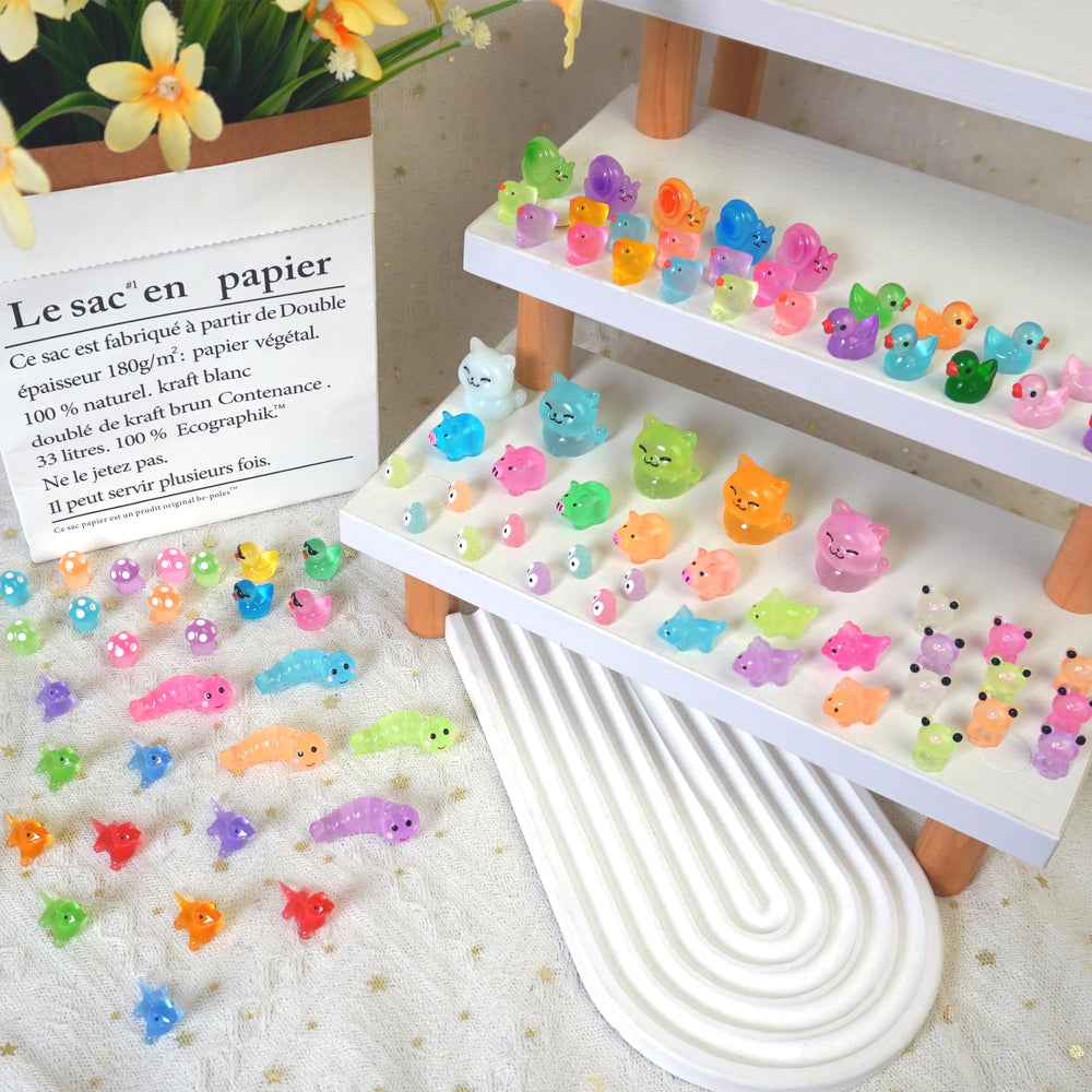 Tazimi dollhouse decor resin figurines for charming miniature scenes.