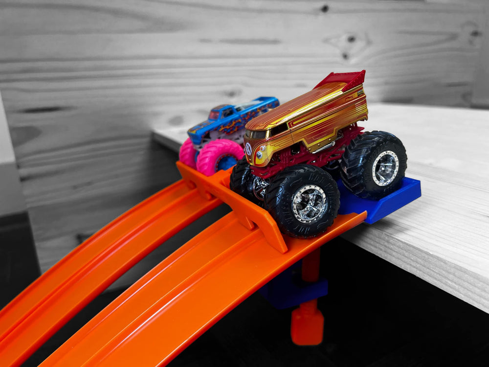 TechConnext package with clamp and parts for assembly and use