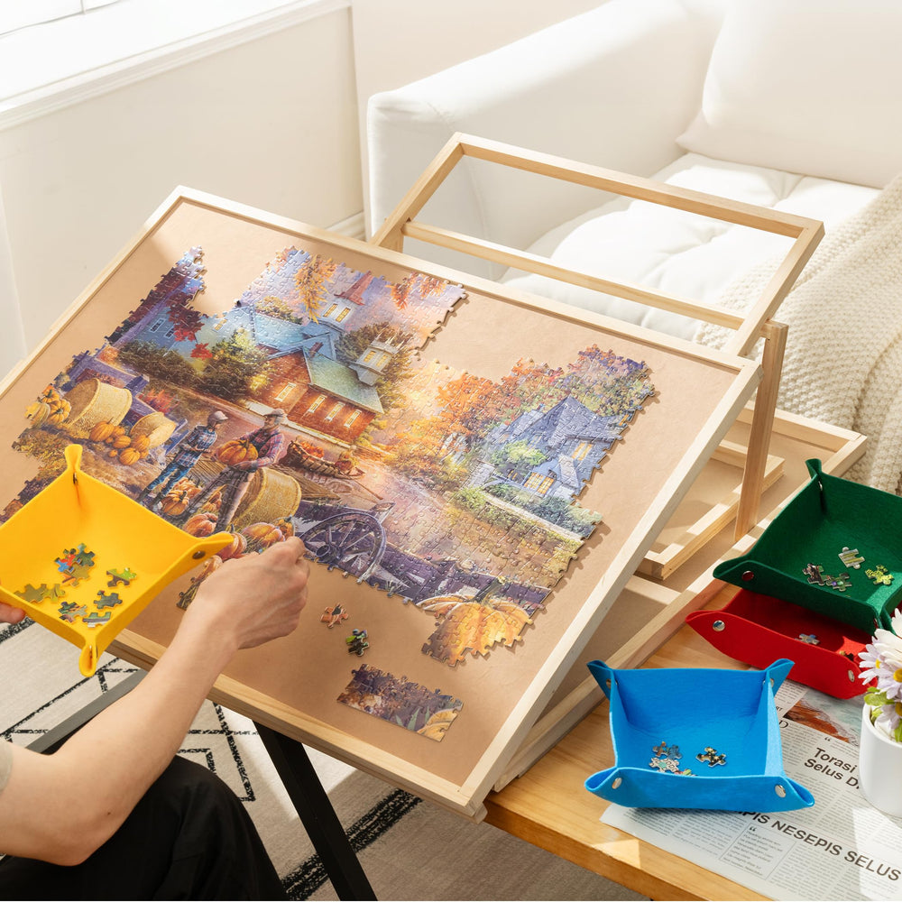 Tektalk foldable felt trays offer portable sorting for pieces.