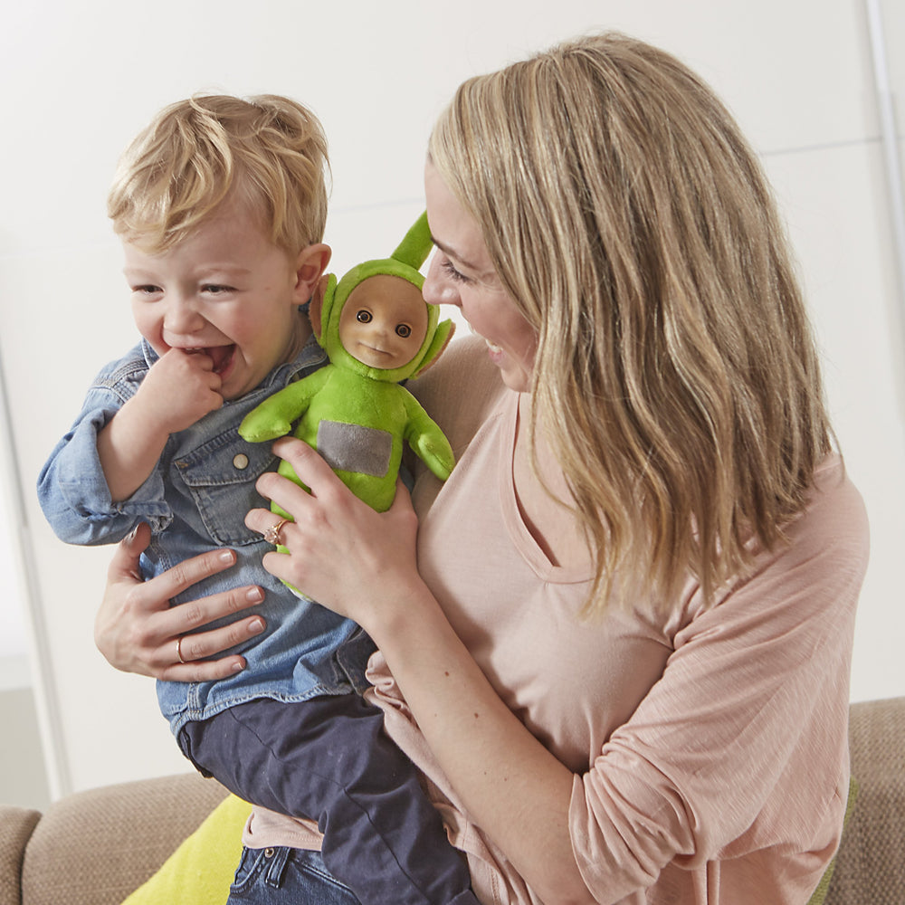Teletubbies Dipsy cuddly toy prompts kid-friendly talking playtime.