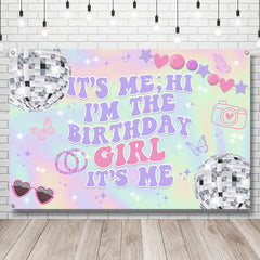 TEMYAXU Its Me banner iridescent backdrop for a chic birthday photo moment.