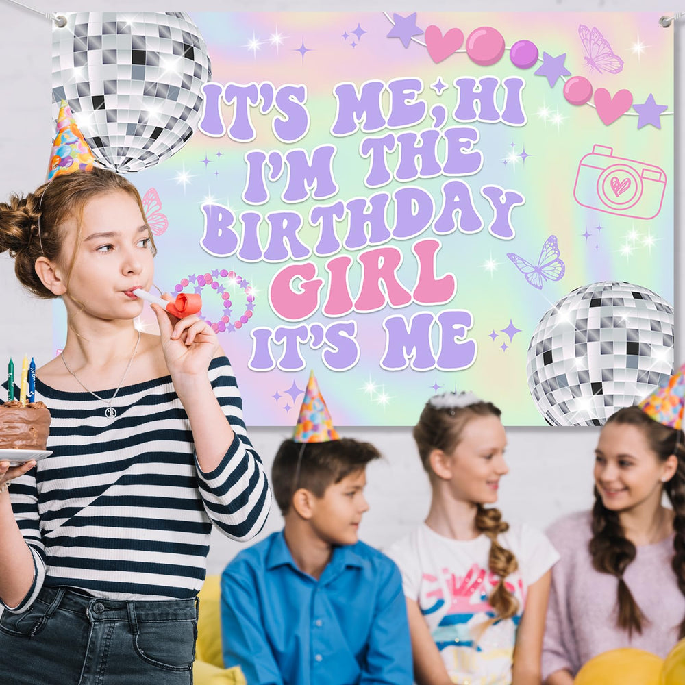 TEMYAXU Its Me banner provides vibrant color to brighten indoor celebrations.