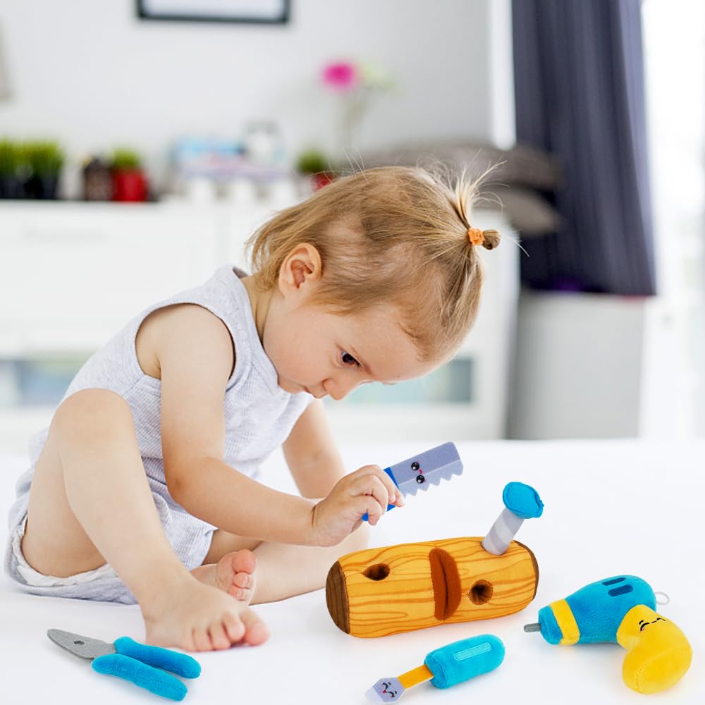 Teytoy wood planks as lightweight props for construction pretend play.