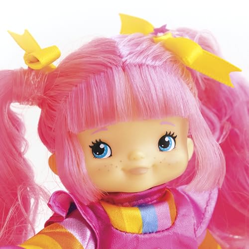 The Loyal Subjects Rainbow Brite Tickled Pink outfit-change closeup highlights interchangeable fashion.