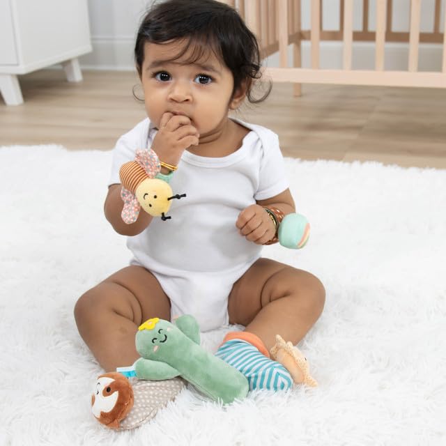 The Peanutshell boho-inspired patterns support early visual tracking during playtime.