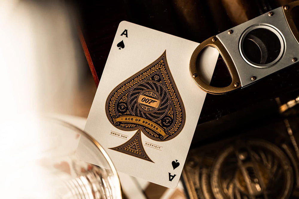 Ultra-luxe two-layer gold foil with sculpted crest enhances display and gifting appeal.