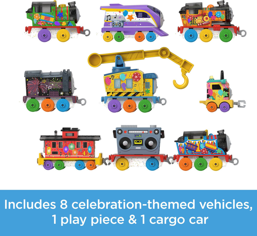 Thomas & Friends cargo and boom box piece enable flexible railway setups.