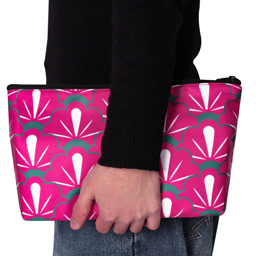 TIASUSAN 13x7 inch bag providing ample tile capacity.