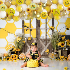 Togvu sunflowers yellow gold balloons floating with helium creates an eye-catching centerpiece.