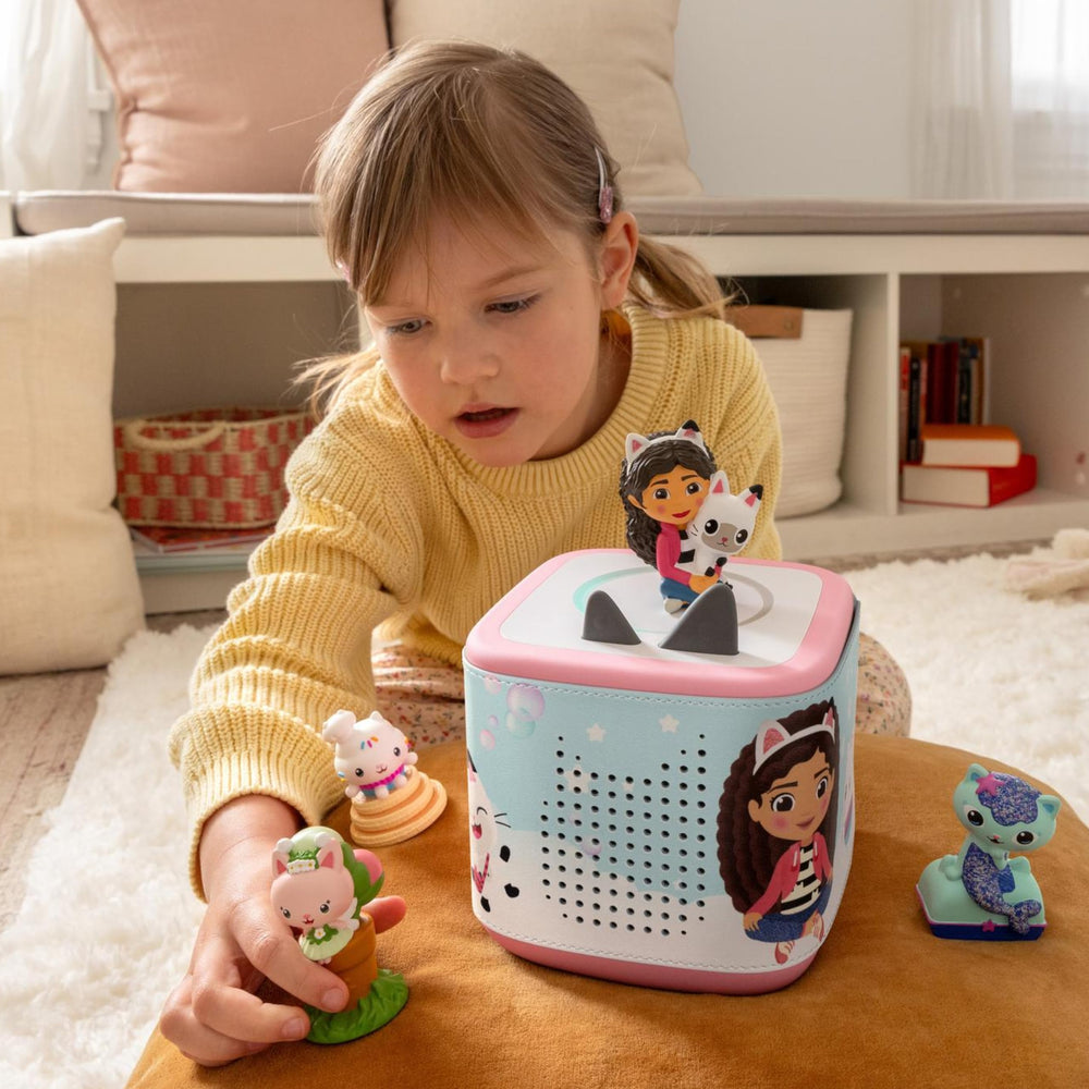 Easy-slip-on design keeps the sleeve securely in place on Toniebox 2.