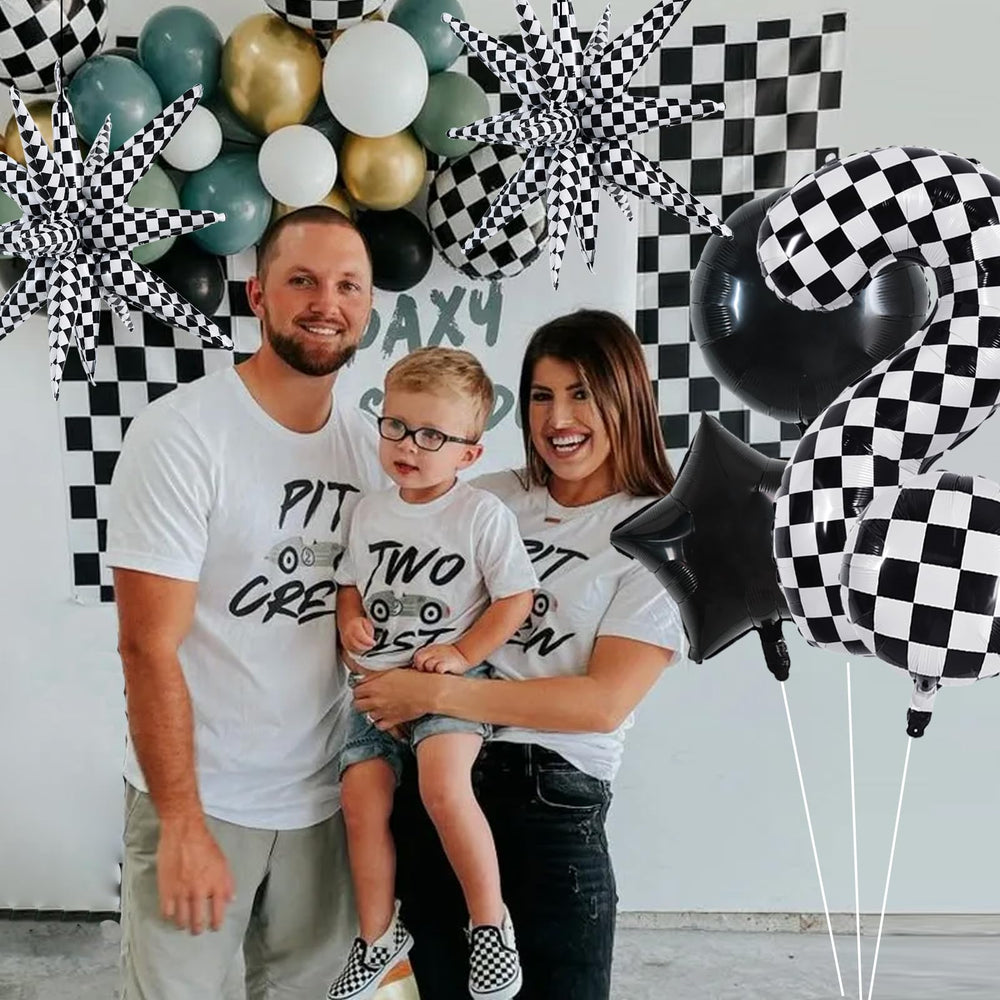 TONIFUL 18-inch black star balloons add a bold accent and festive sparkle.