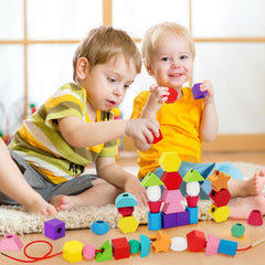 TooyBing compact storage box keeps pieces neat and portable