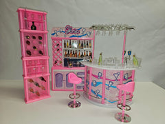 TOPWRAPS Gloria bar counter with miniature bottles for dollhouse entertaining.