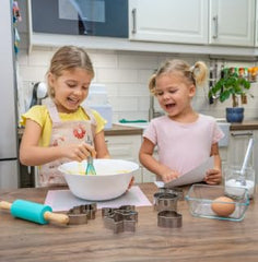 Tovla Jr mixing spatulas help little chefs stir safely