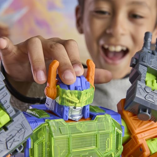 Epic battles and storytelling with Scorponok in CYBERWORLD