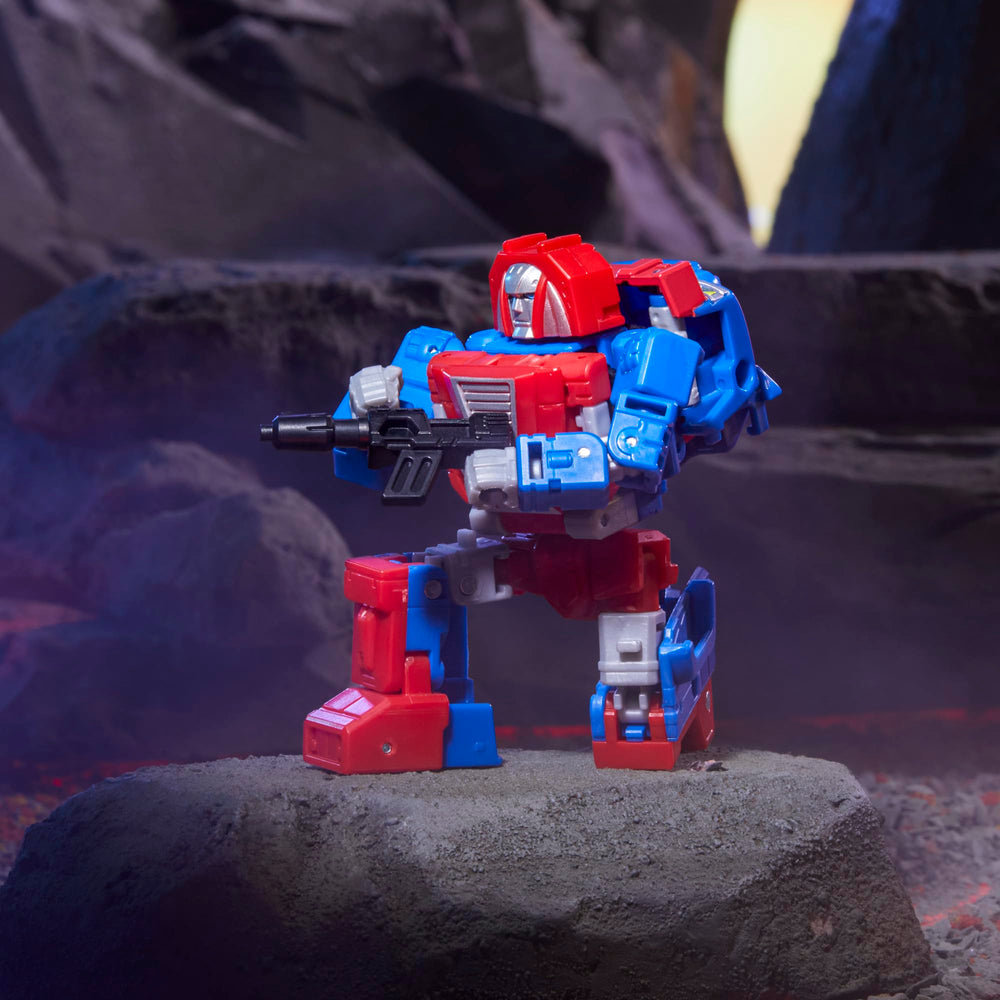 Transformers Legacy United Gears articulated joints enable expressive action poses.