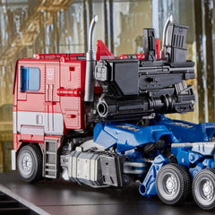 Transformers MPM12 Optimus Prime Matrix accessory fits inside chest.