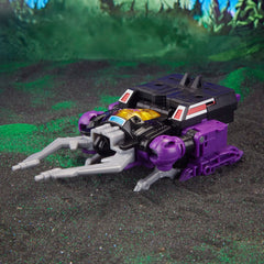 Shrapnel's movable mandibles add realistic attack poses