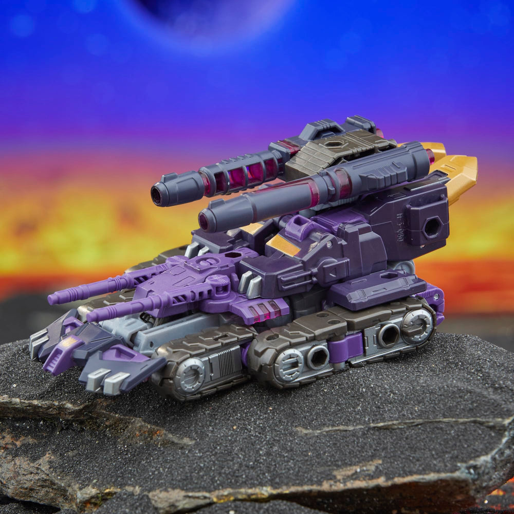 Transformers Tarn articulated head enabling expressive action poses.