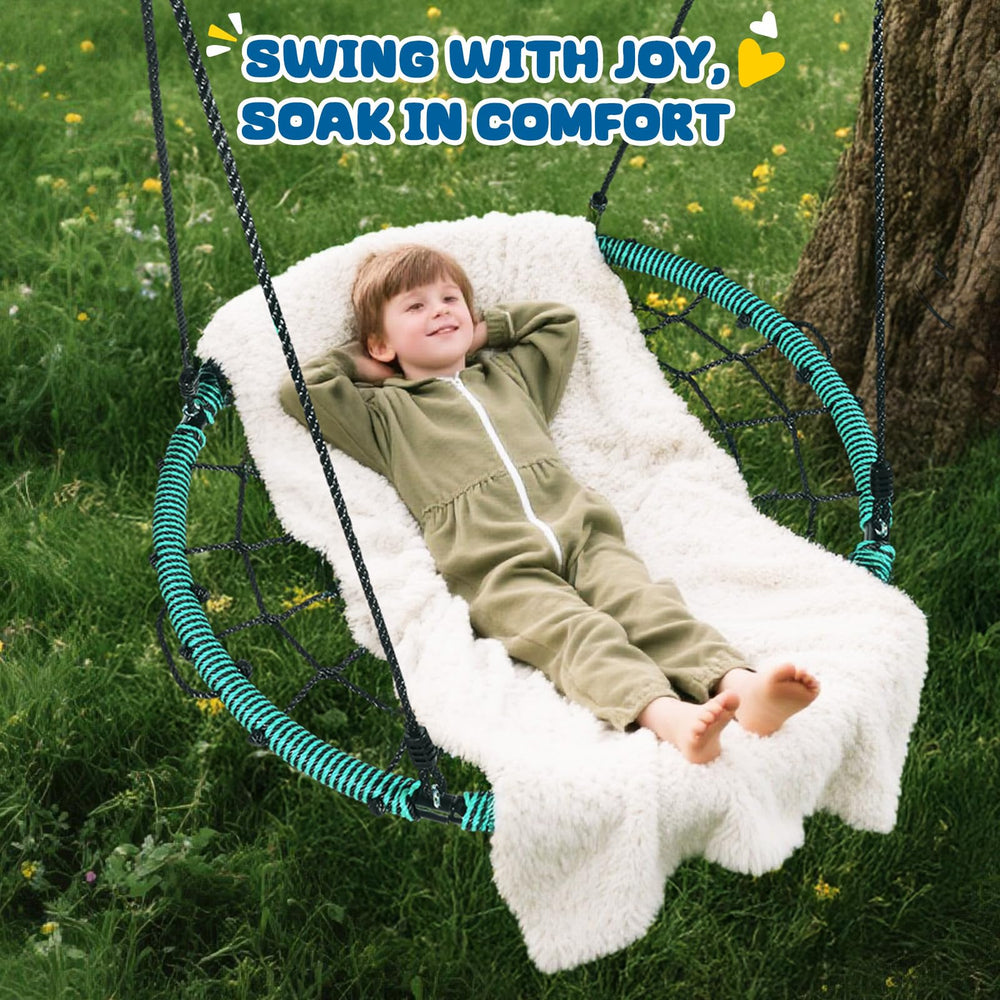 Trekassy metal rings provide secure fastening for safe swinging sessions.
