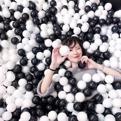 TRENDBOX Ocean Ball lightweight design—safe, easy handling for kids.