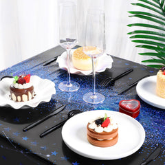 Tudomro Happy Birthday tablecloth highlights festive ambiance for celebrations.