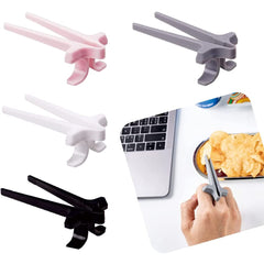 Tuning Master finger snack chopsticks in use for oil-free gaming