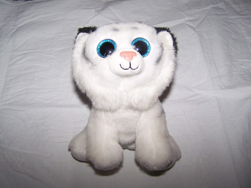 Ty Beanie Babies Tundra heart tag closeup, highlights collectible charm for display and gifting.