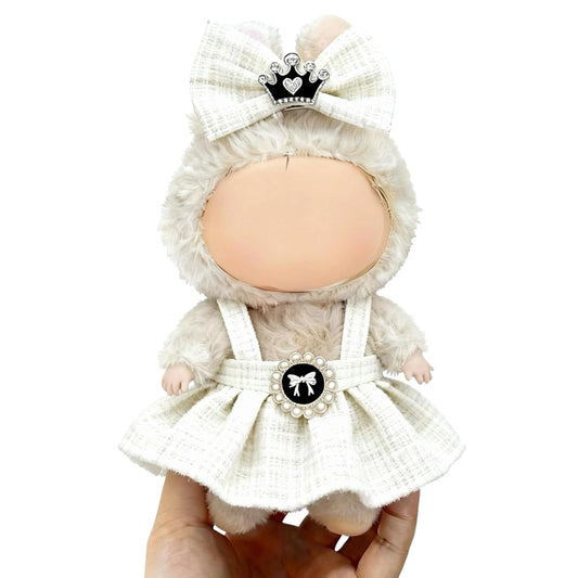 Ueuo LABUBU 17cm dress style F demonstrates a snug fit for tiny dolls.