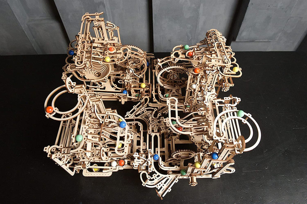UGEARS gift-ready model for hobbyists, ideal for gifting curious minds.