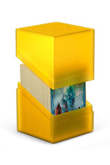 Ultimate Guard Boulder Secure Closure system keeps cards tightly sealed during transport.