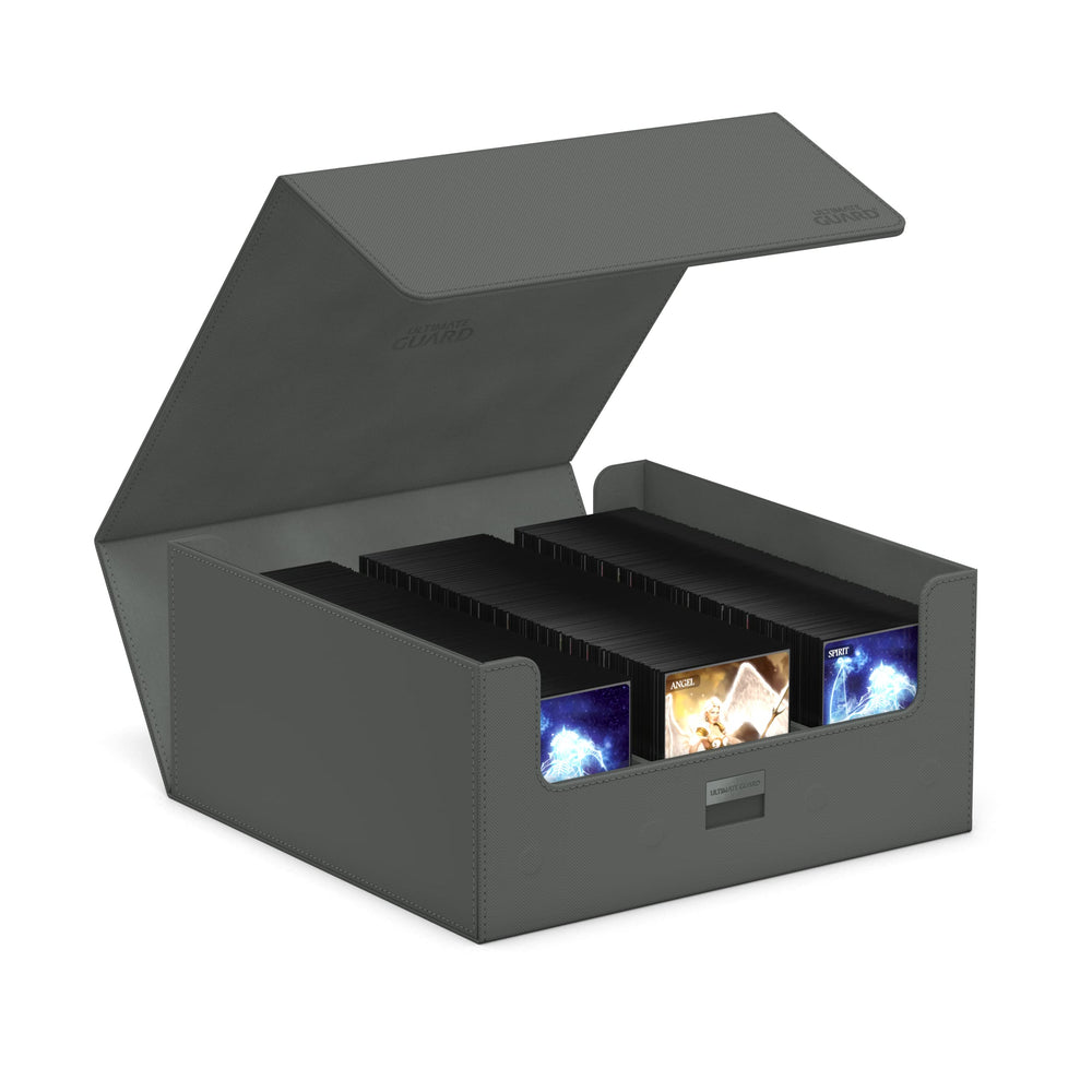Capacity view shows up to 90 magnetic card cases in the case.