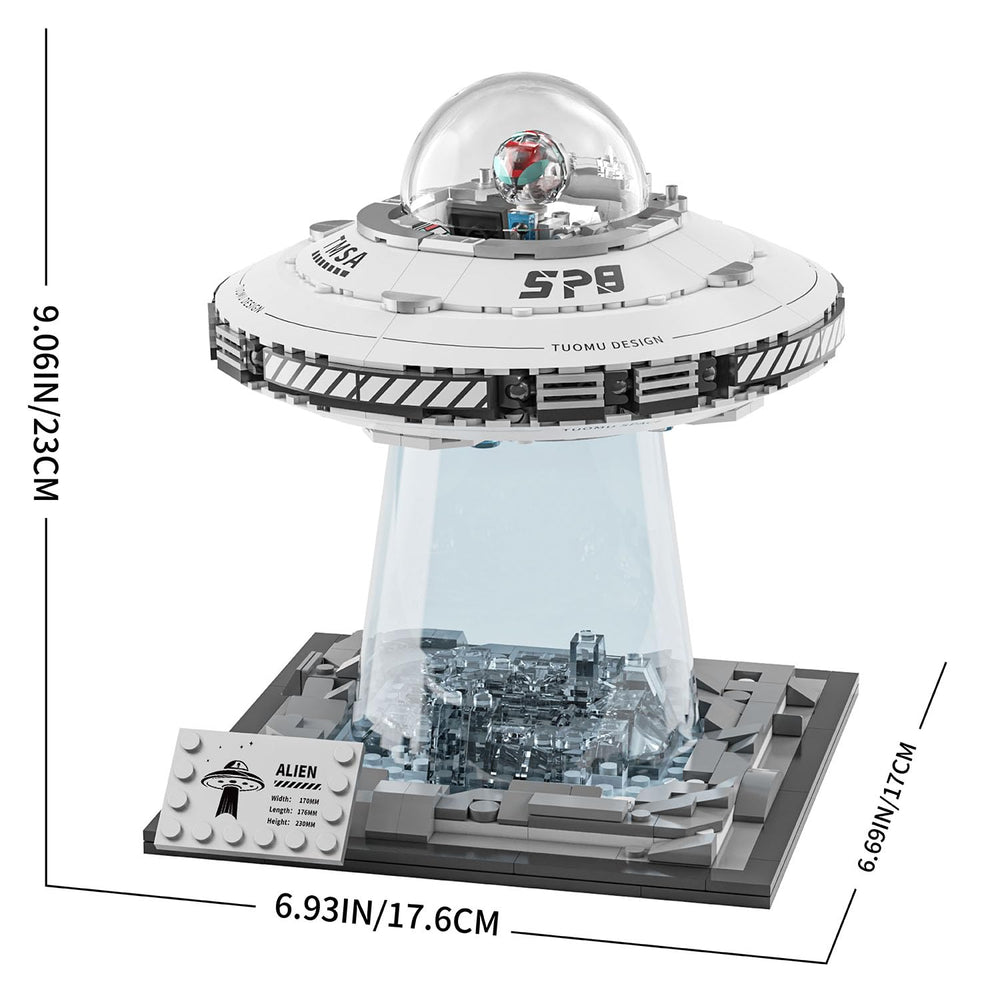 UNCLE BRICK Display-Ready Spaceship suits living room or desk displays