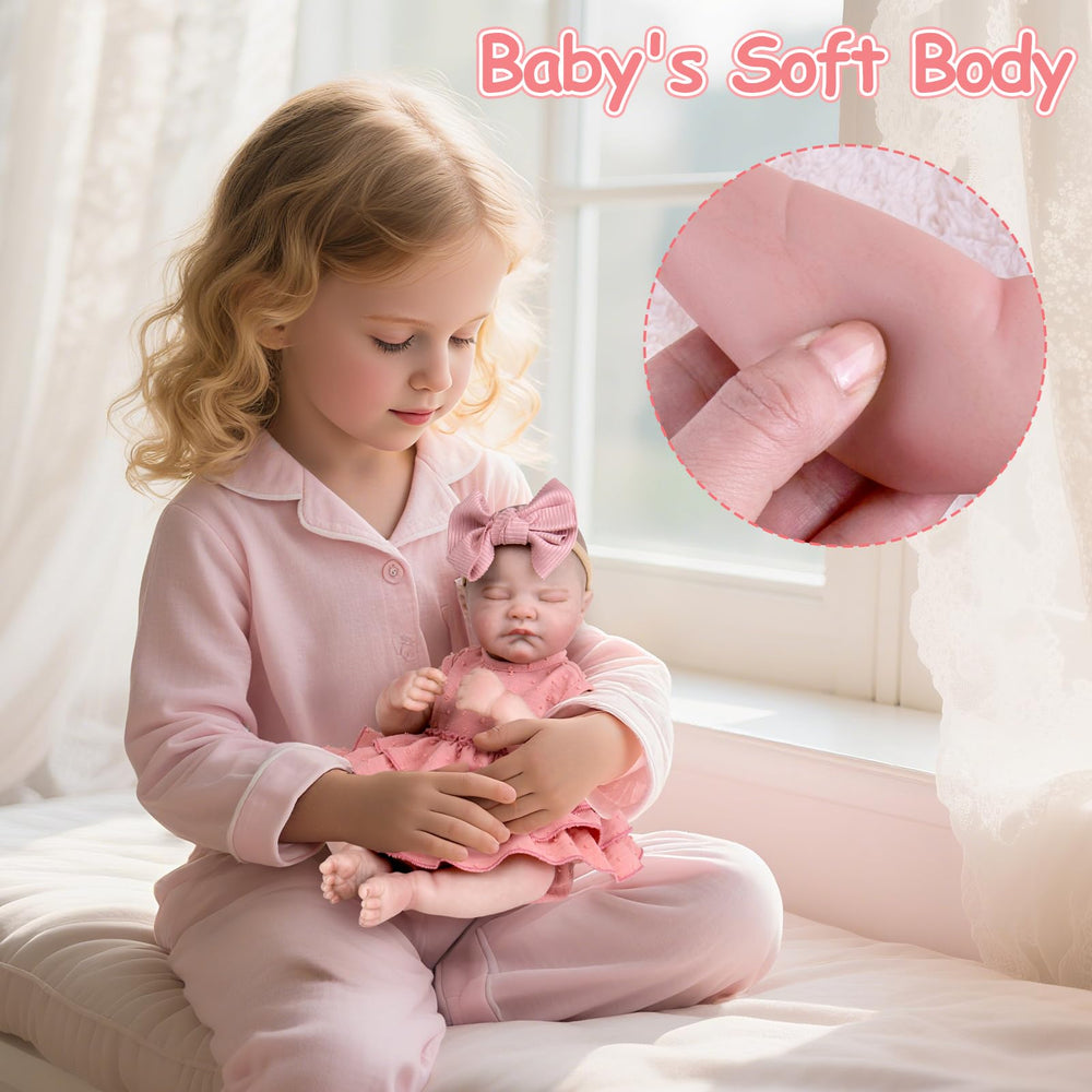 UOFTKIZ 20-inch size ideal for cuddles and on-the-go play.