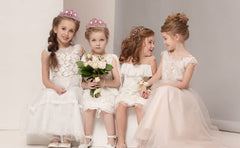 VELSCRUN crown with comb prevents slipping during play or posing.