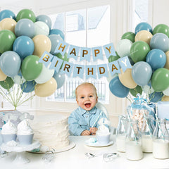Vicduotex balloon arch backdrop setup ready for party photos.