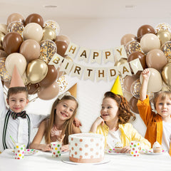 Vicduotex gold confetti balloons create festive focal points.