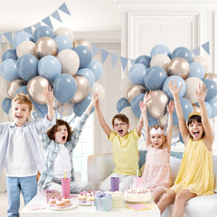 Vicduotex metallic gold 10-inch balloons add a luxe accent