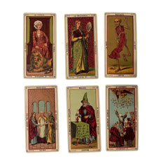 Vieux Monde Express Grand Etteilla two-piece box protects the deck.