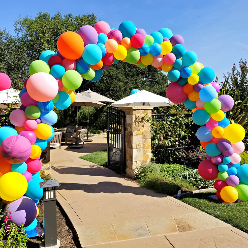 Voircoloria balloons suitable for air or helium inflation.