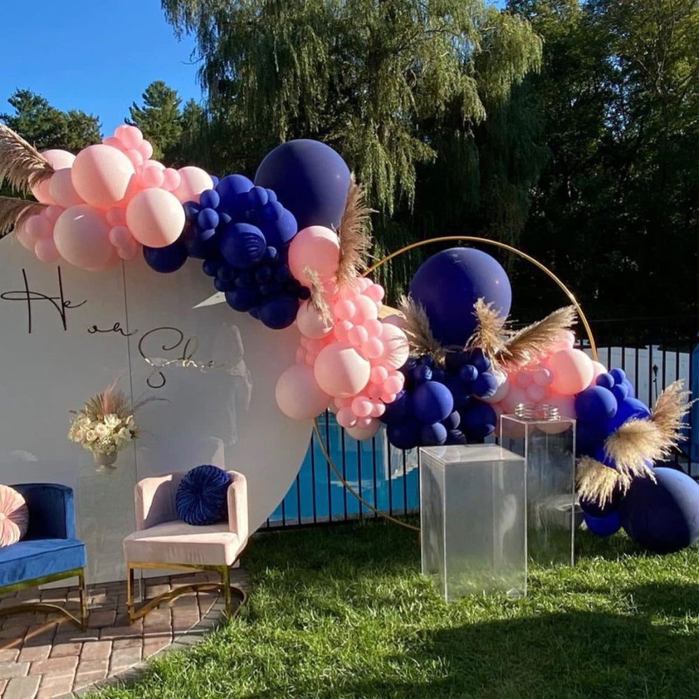 Voircoloria ribbon accessory adds finishing touch for elegant displays.