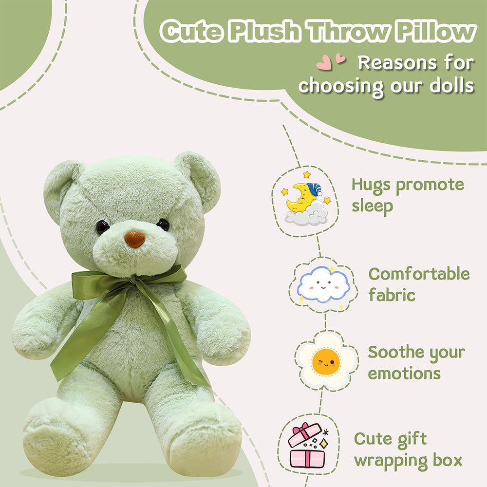 VYUSIT green teddy bear in hand highlights its compact hug-friendly size