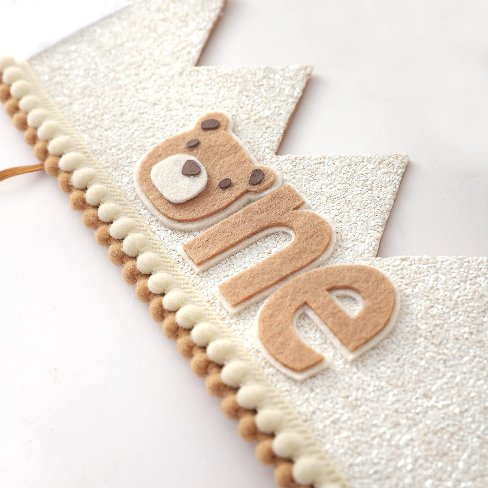 WAHAWU Cute bear-face design adds playful charm to birthdays.