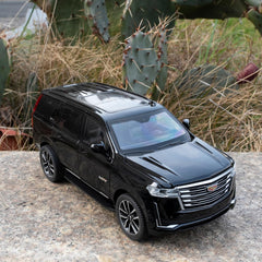 WAKAKAC Toy Car Escalade packaging ready for gifting and collection.