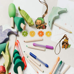 Warckon DIY jewelry and ornaments from shrink sheets.