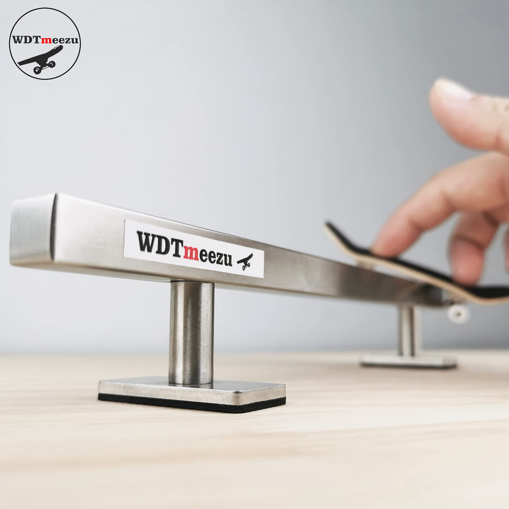 WDTMEEZU included long screwdriver and tools for easy assembly.